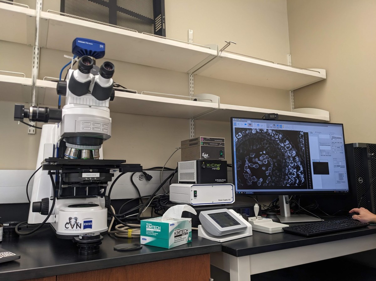 New microscope has arrived! Nicole Ackermans, CVN lab